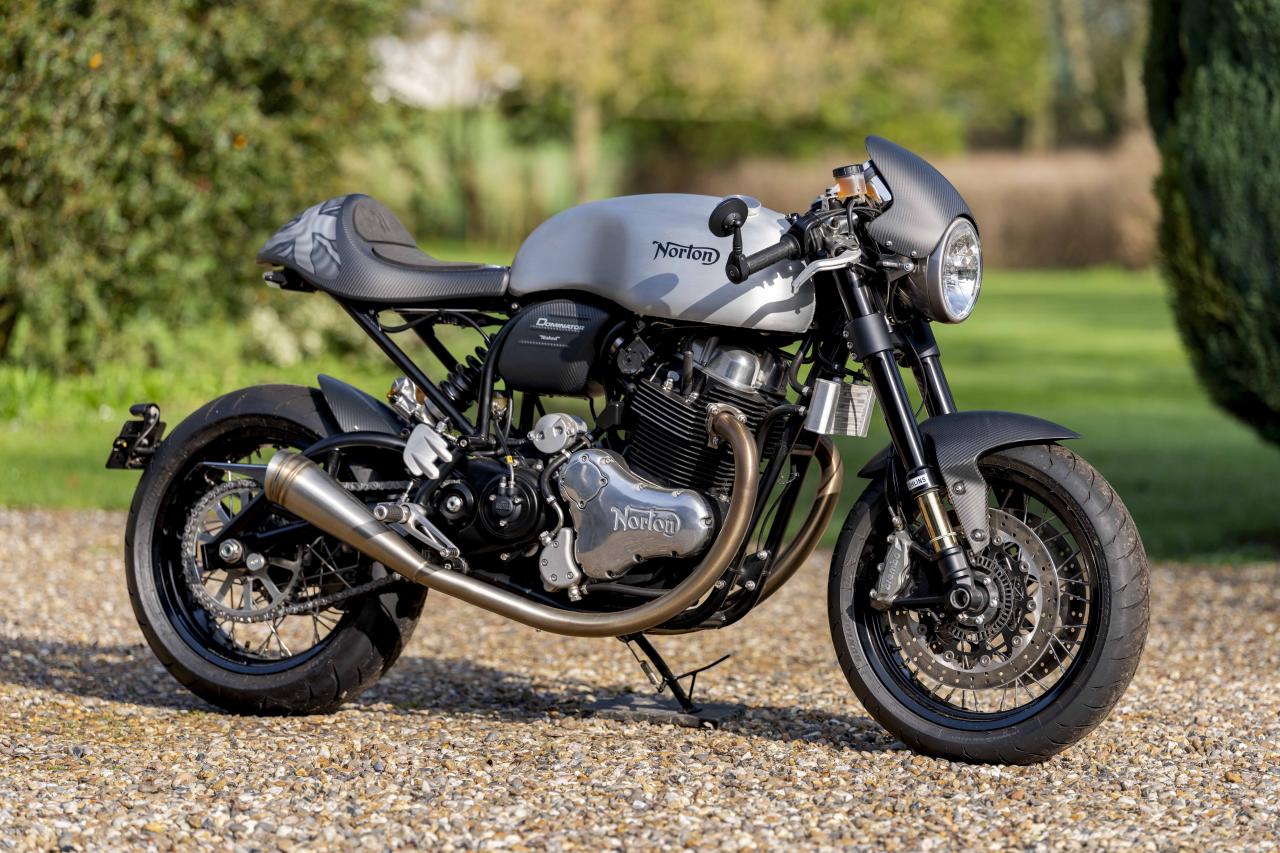 2019 NORTON Dominator