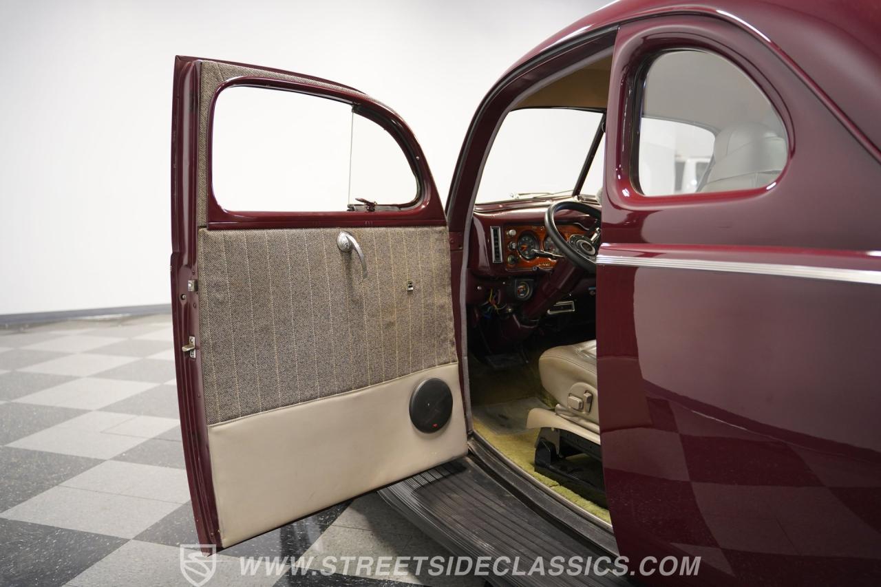1940 Ford Deluxe Business Coupe Restomod