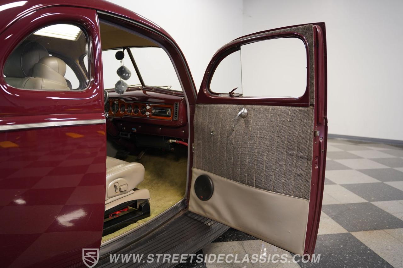 1940 Ford Deluxe Business Coupe Restomod