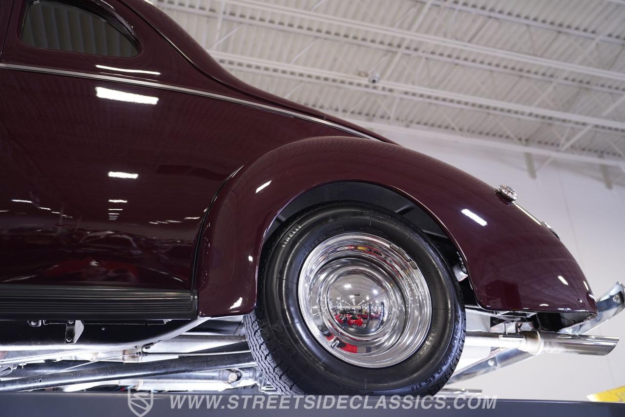 1940 Ford Deluxe Business Coupe Restomod