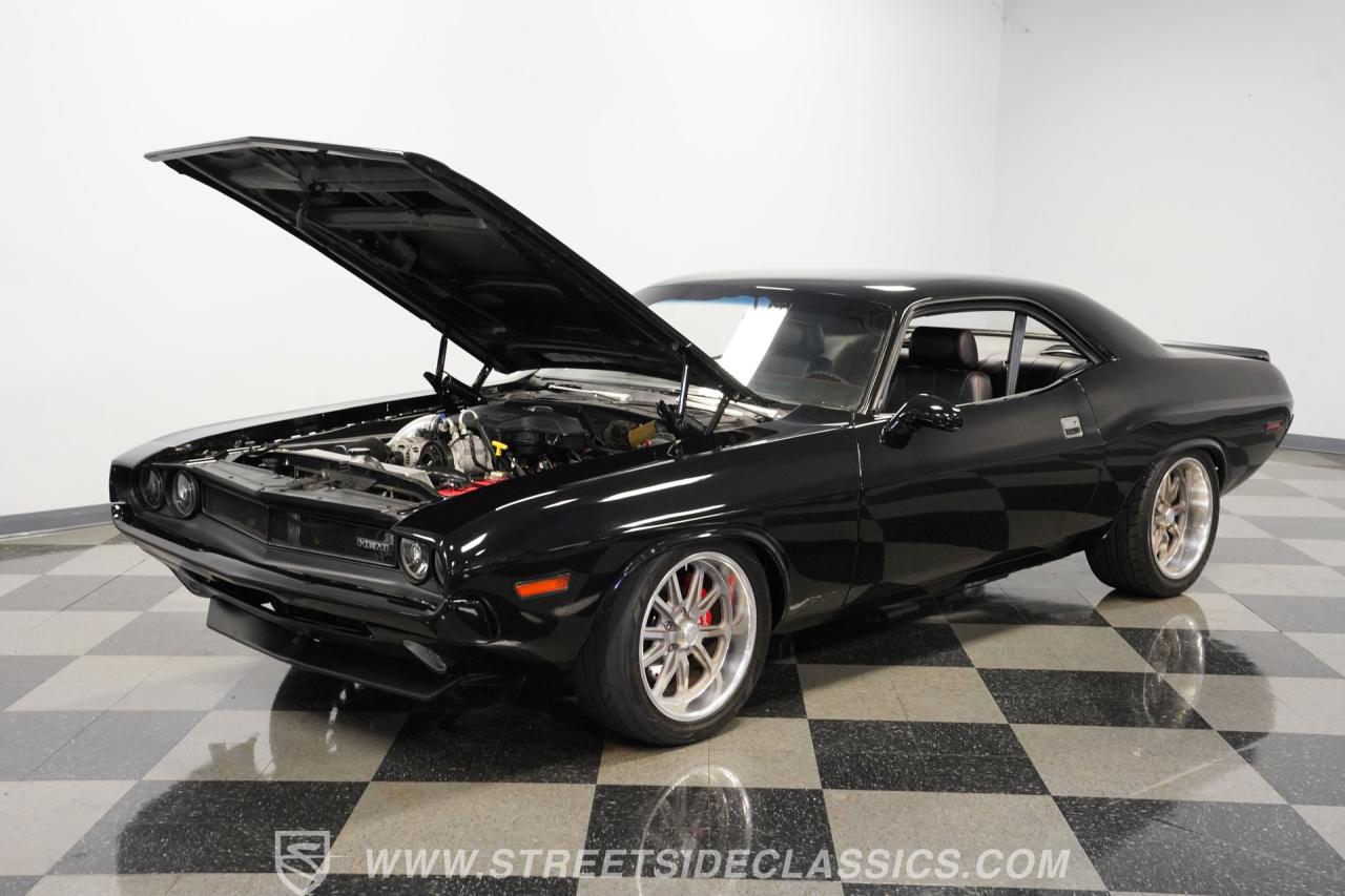 1971 Dodge Challenger HEMI Restomod