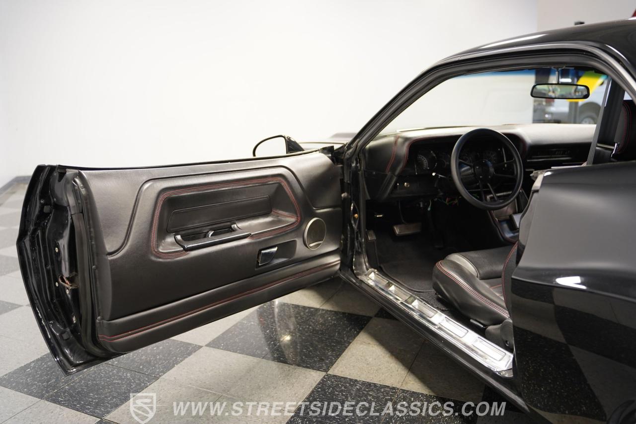 1971 Dodge Challenger HEMI Restomod