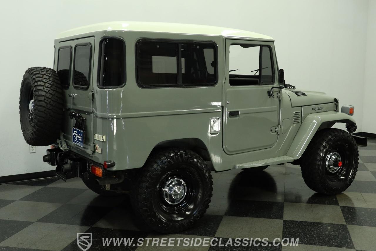 1977 Toyota FJ40 Land Cruiser