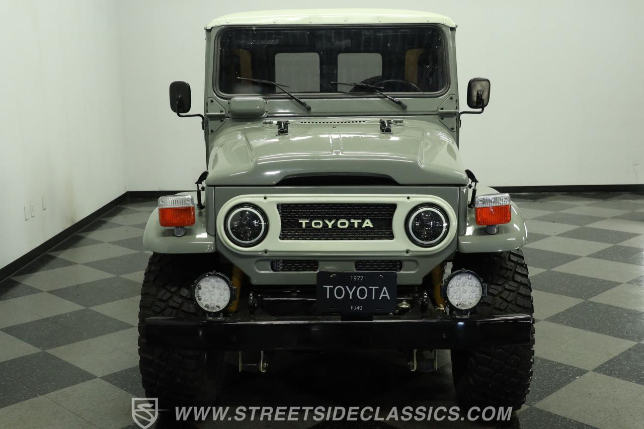 1977 Toyota FJ40 Land Cruiser