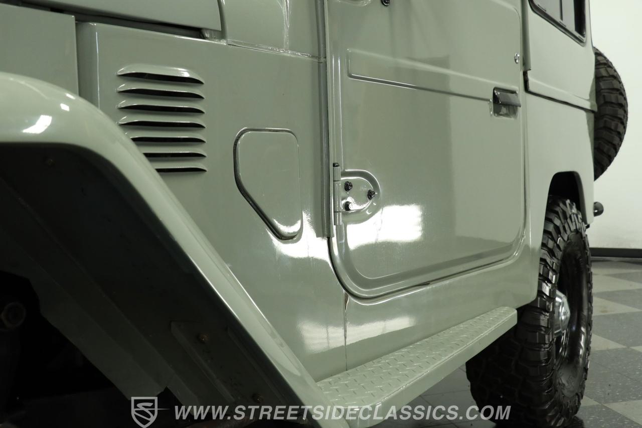 1977 Toyota FJ40 Land Cruiser