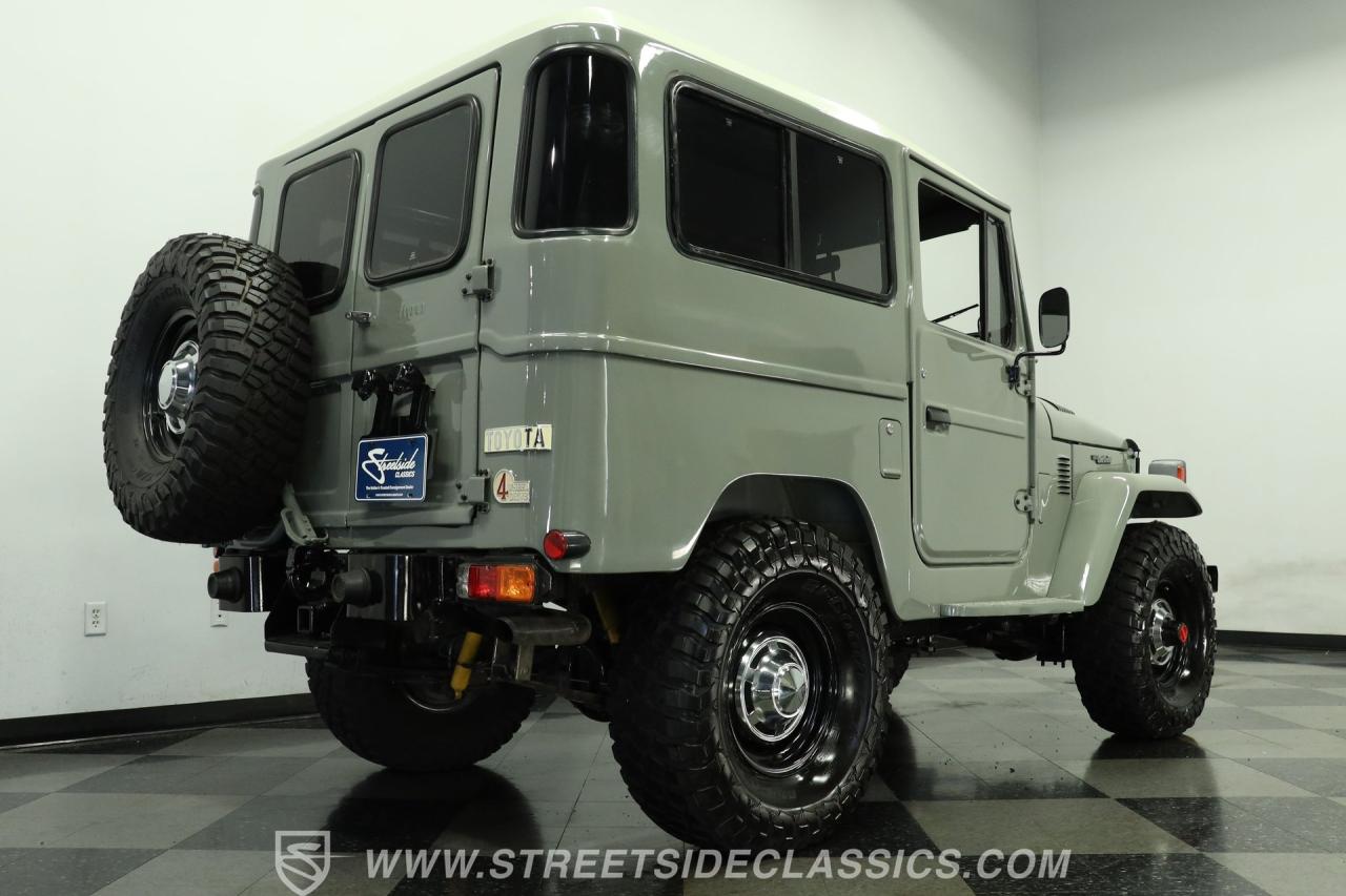1977 Toyota FJ40 Land Cruiser