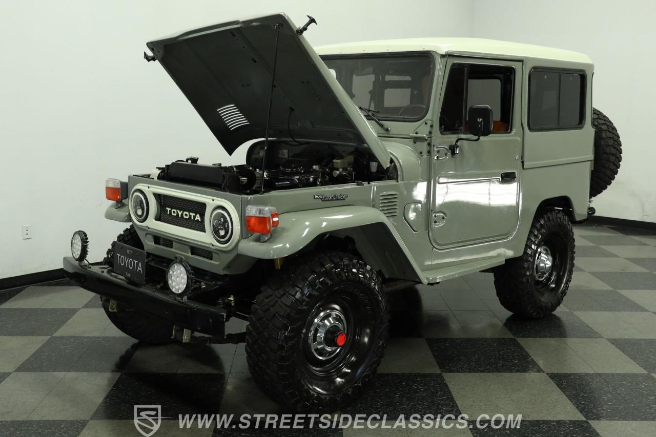 1977 Toyota FJ40 Land Cruiser