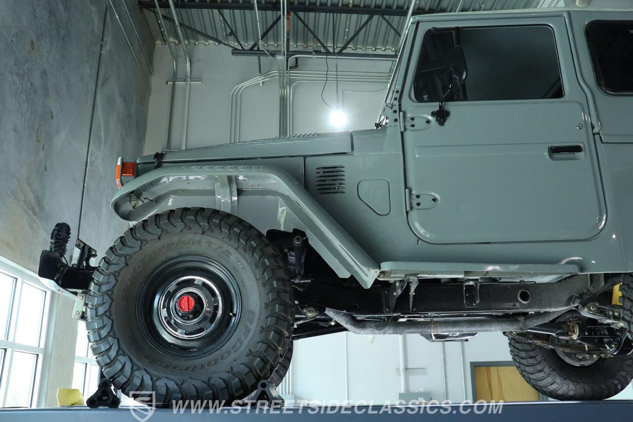 1977 Toyota FJ40 Land Cruiser