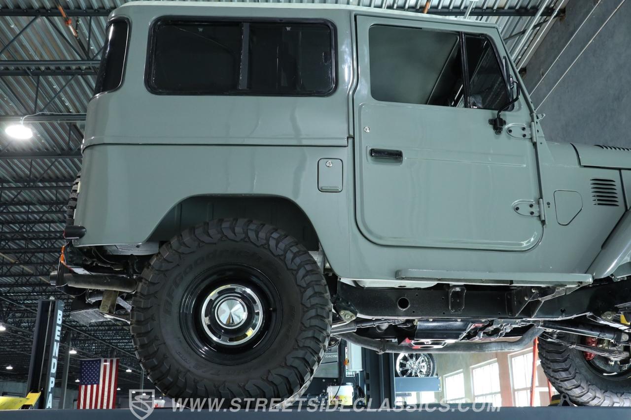 1977 Toyota FJ40 Land Cruiser