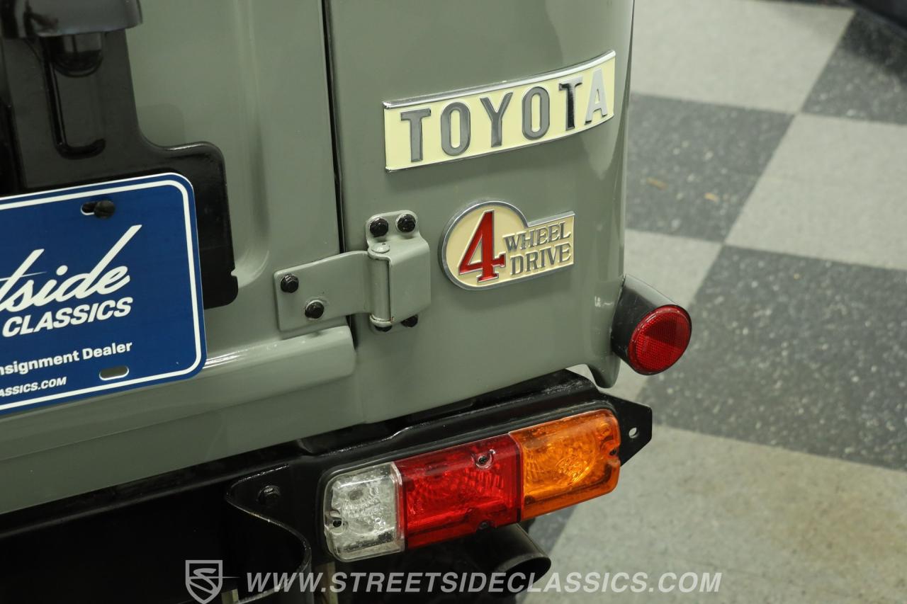 1977 Toyota FJ40 Land Cruiser