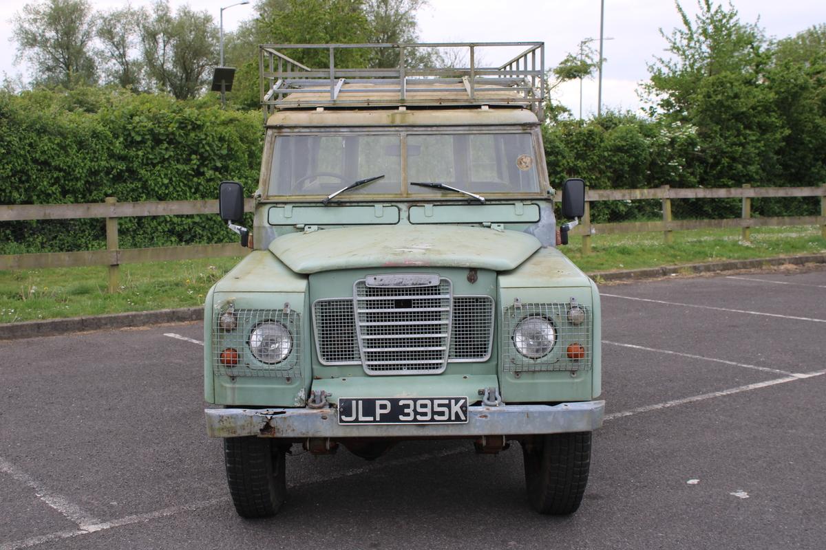 1971 Land Rover 2A 109'' STATION WAGON SAFARI ROOF