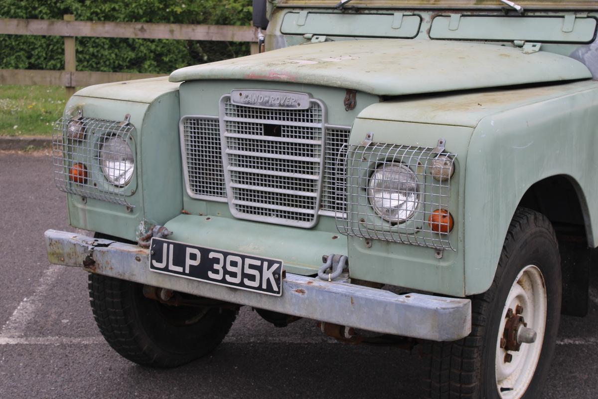 1971 Land Rover 2A 109'' STATION WAGON SAFARI ROOF