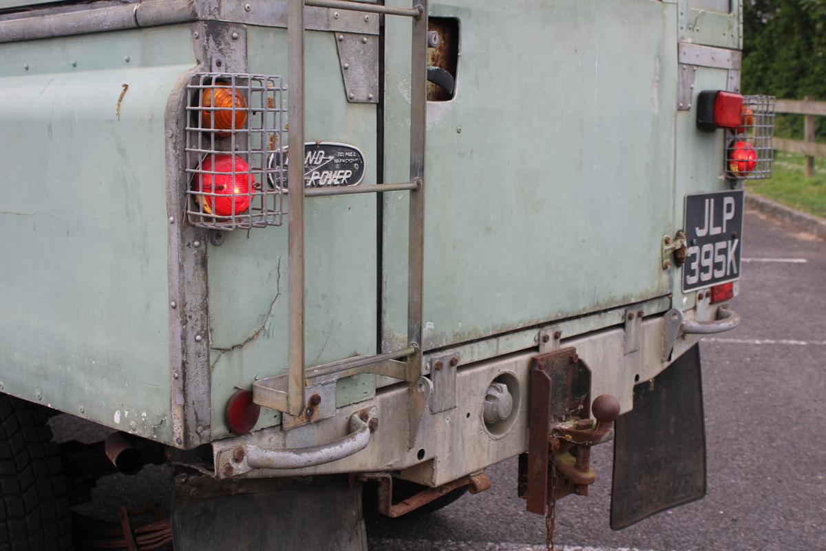 1971 Land Rover 2A 109'' STATION WAGON SAFARI ROOF