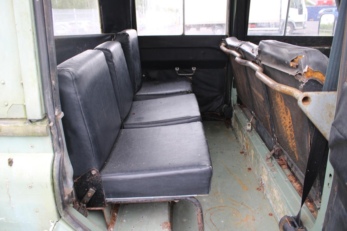 1971 Land Rover 2A 109'' STATION WAGON SAFARI ROOF