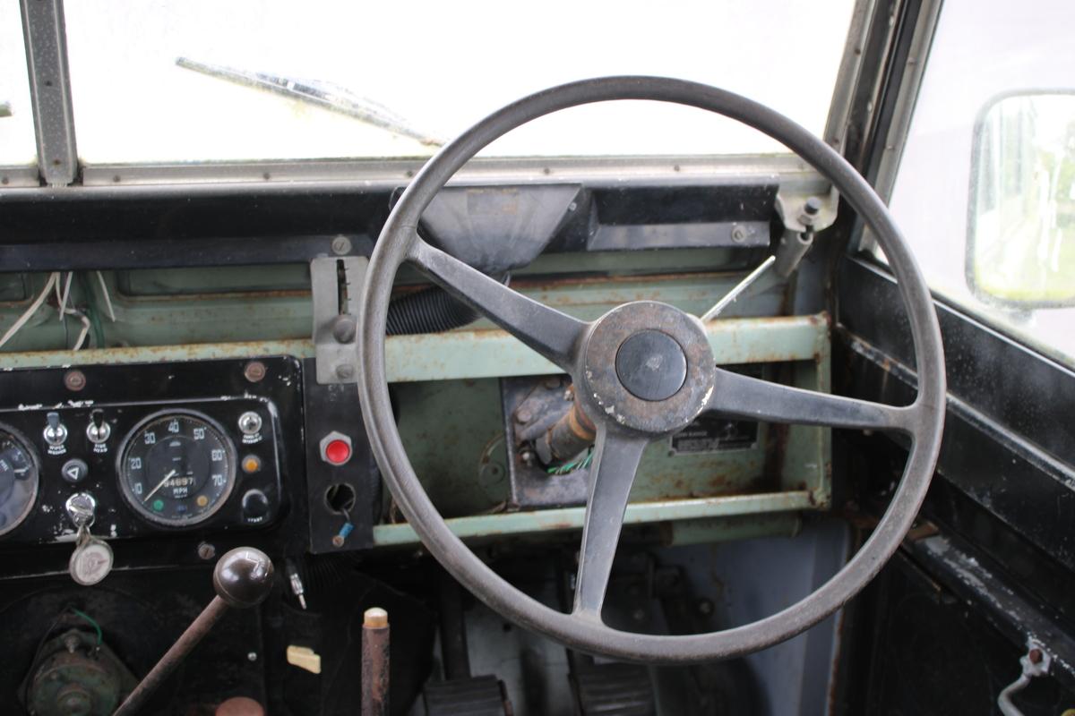 1971 Land Rover 2A 109'' STATION WAGON SAFARI ROOF