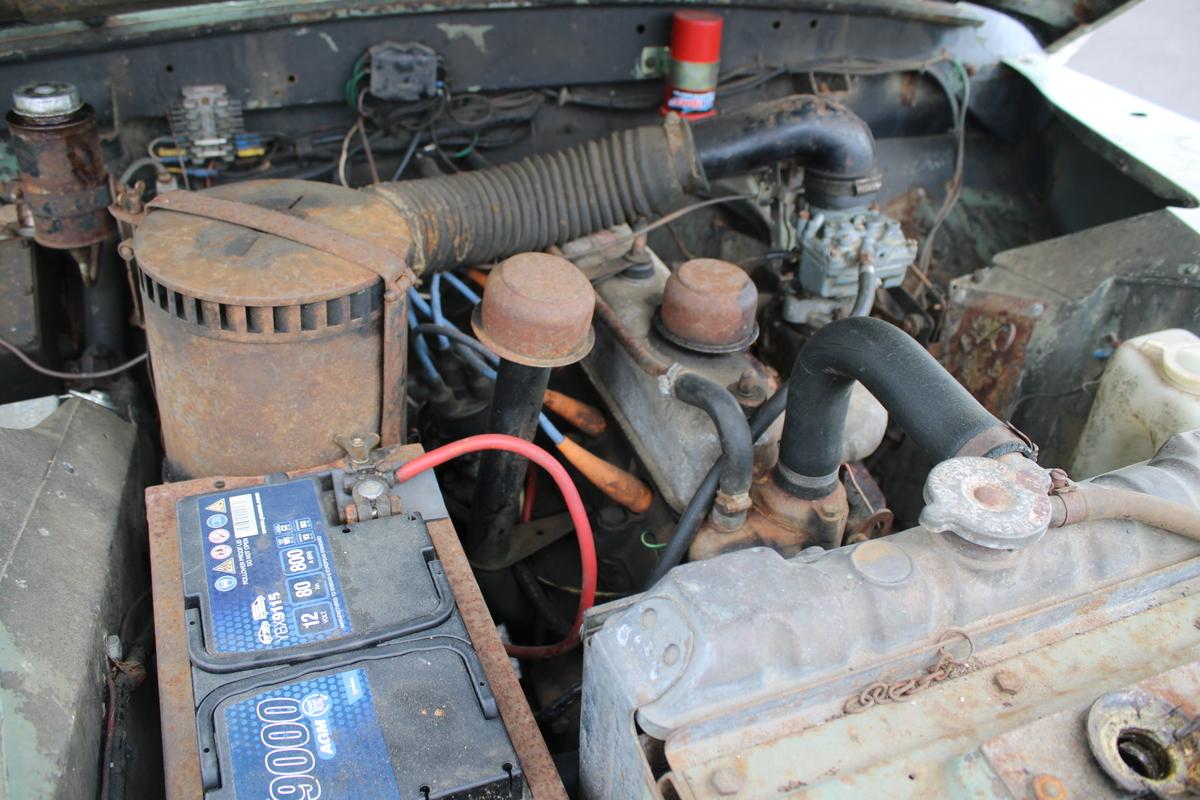 1971 Land Rover 2A 109'' STATION WAGON SAFARI ROOF