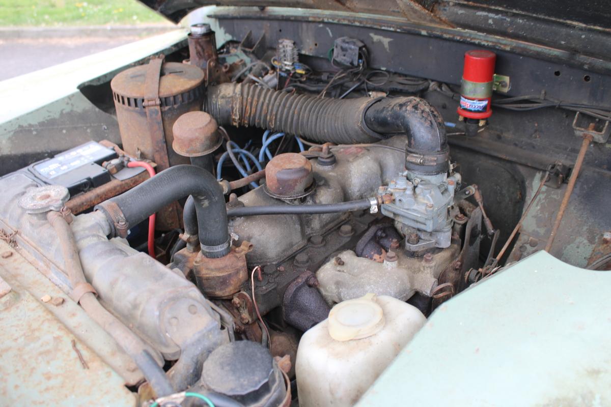 1971 Land Rover 2A 109'' STATION WAGON SAFARI ROOF