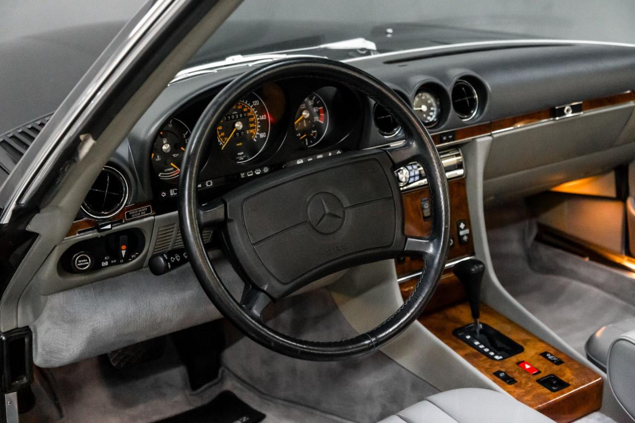 1988 Mercedes - Benz one owner 560 SL