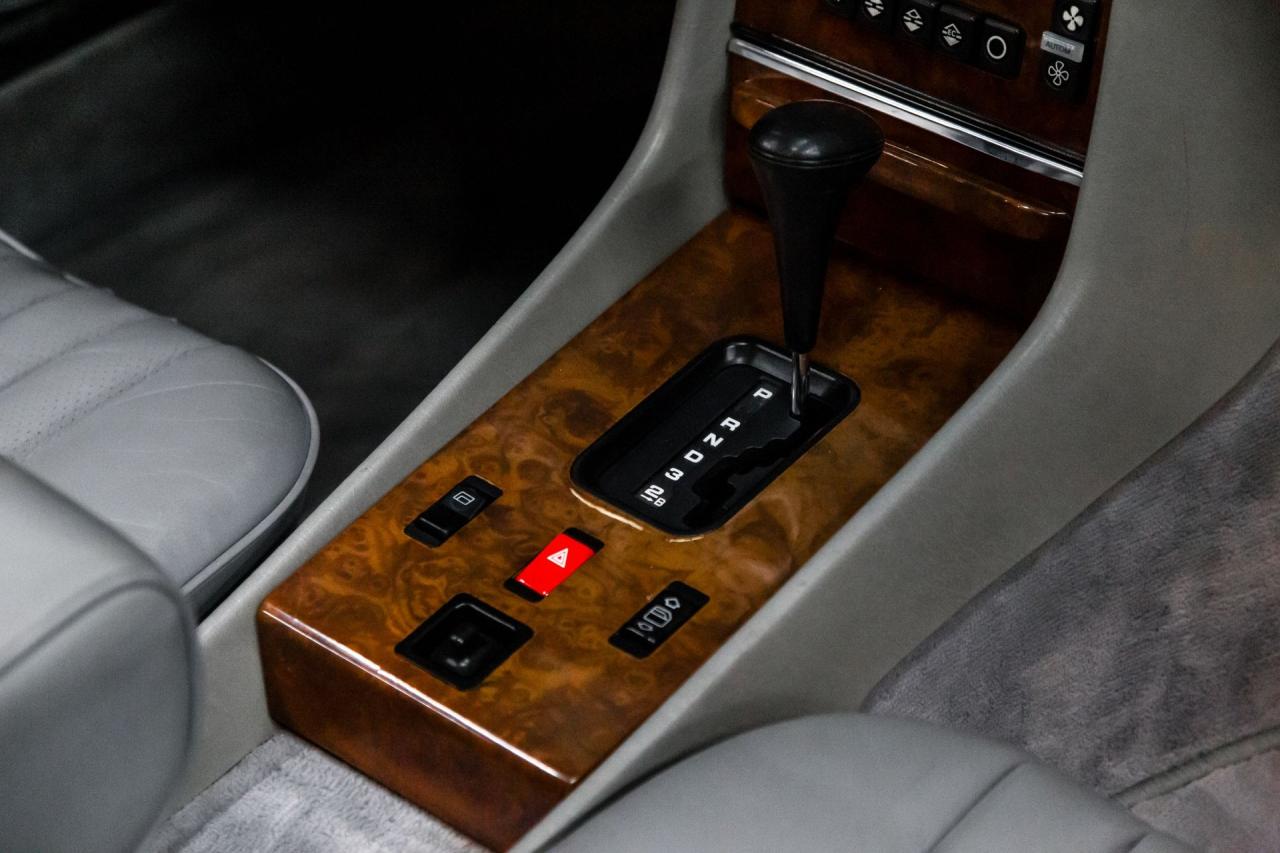 1988 Mercedes - Benz one owner 560 SL