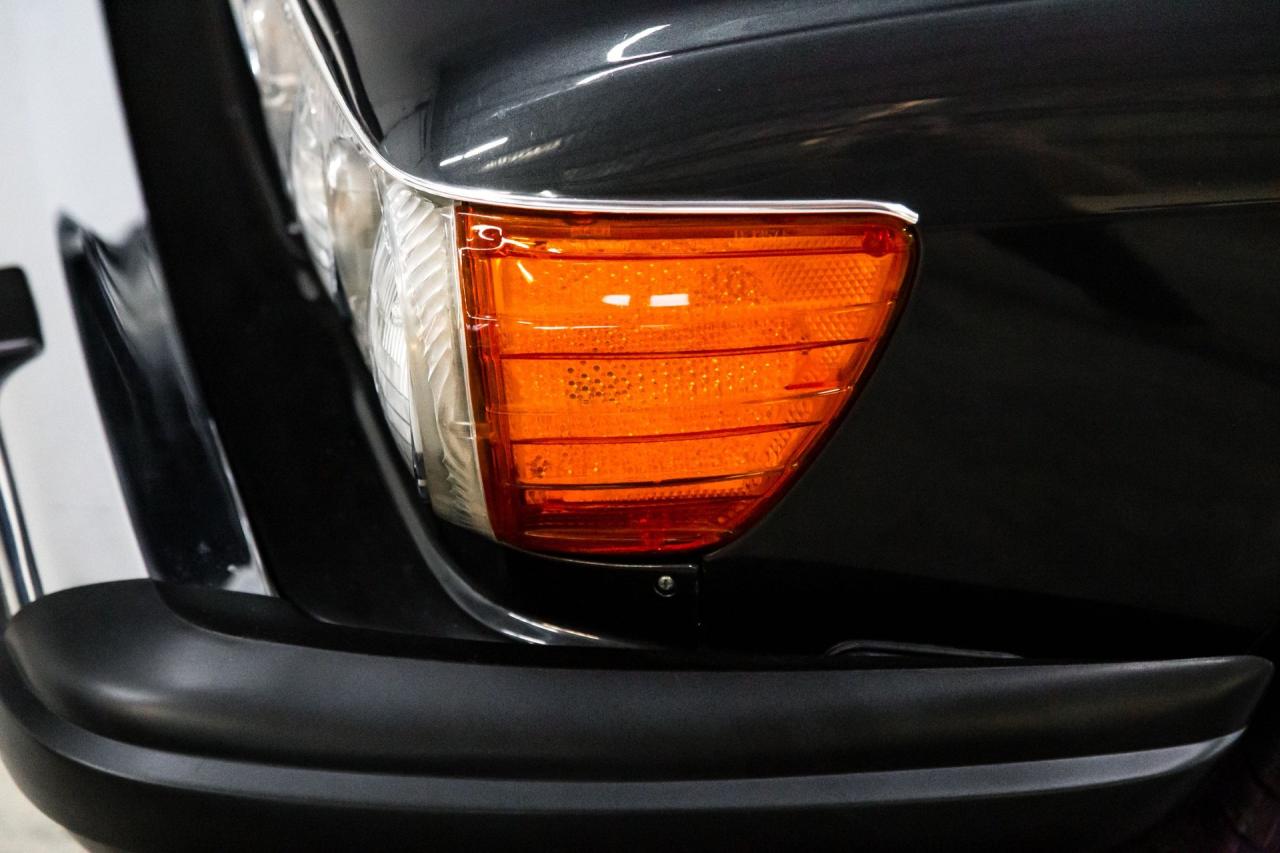 1988 Mercedes - Benz one owner 560 SL