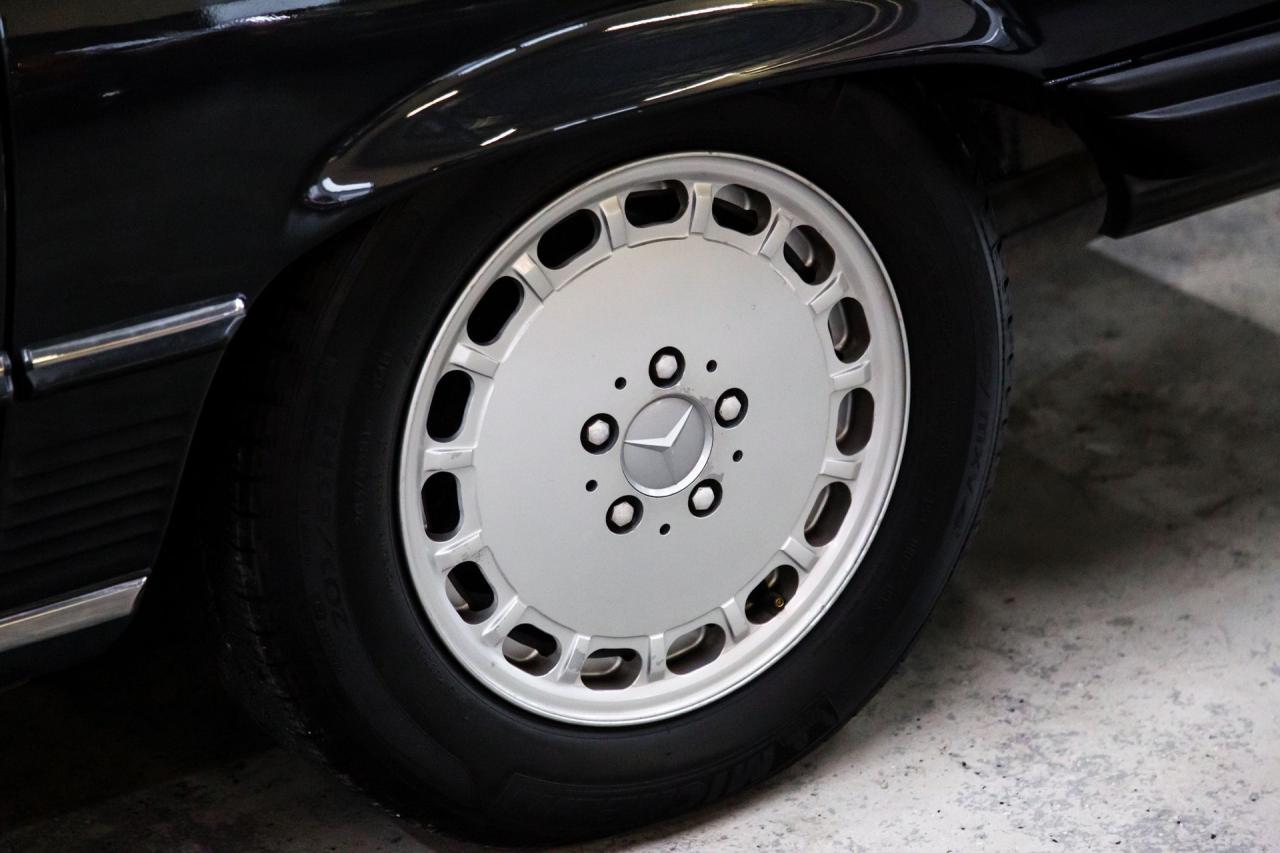 1988 Mercedes - Benz one owner 560 SL