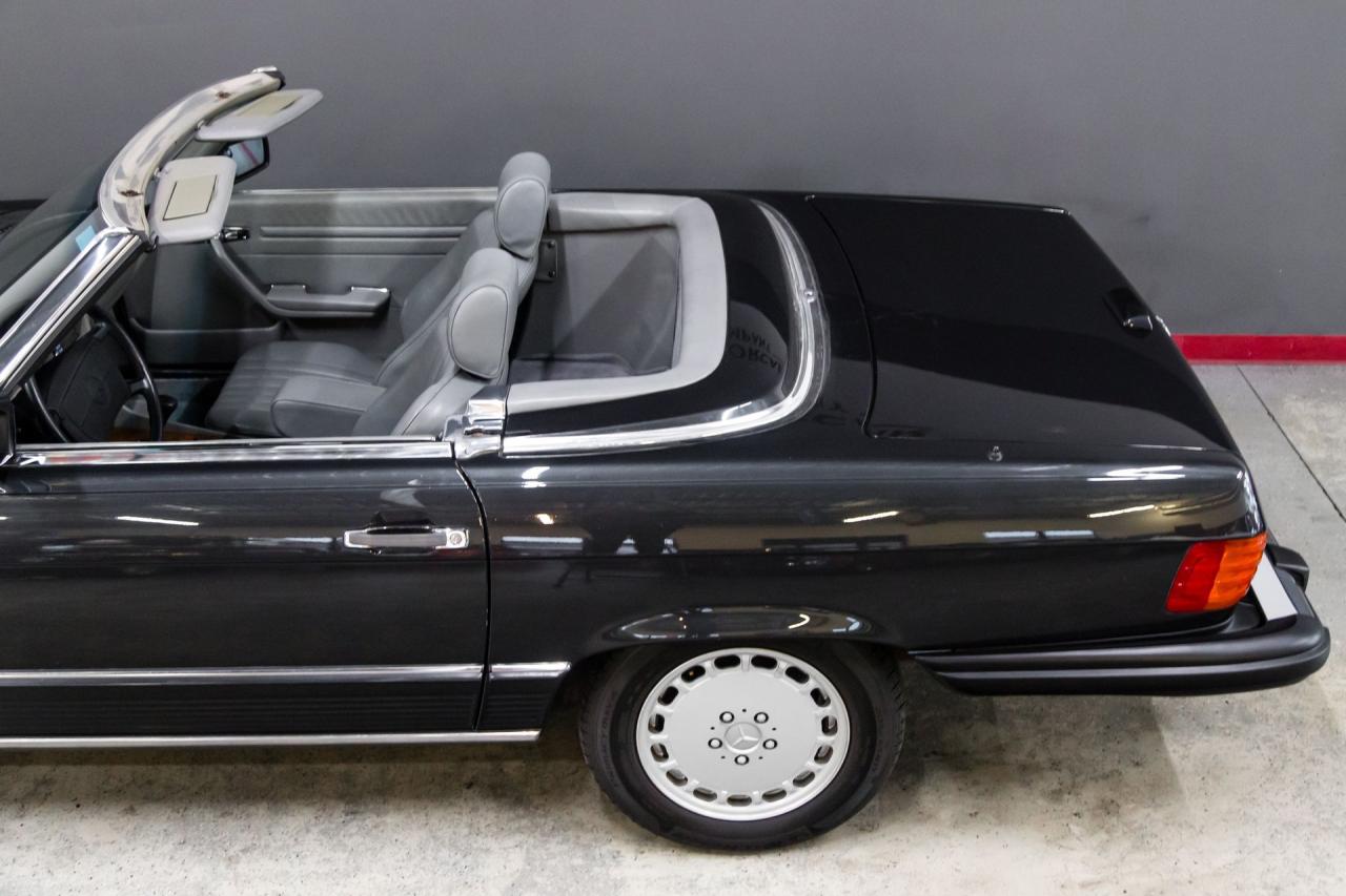 1988 Mercedes - Benz one owner 560 SL