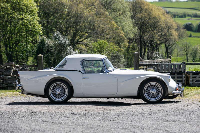 1963 Daimler SP250