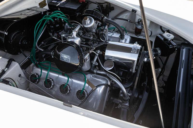 1963 Daimler SP250