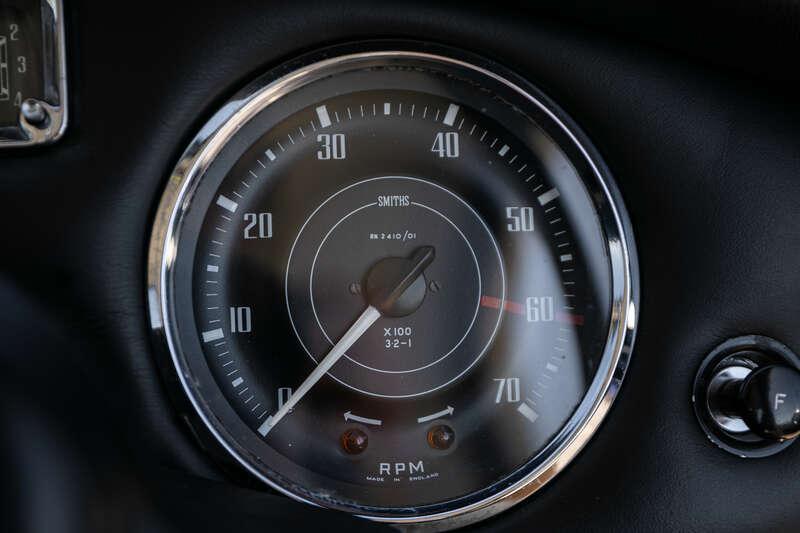 1963 Daimler SP250