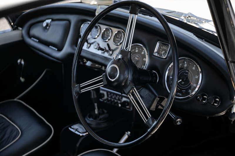 1963 Daimler SP250