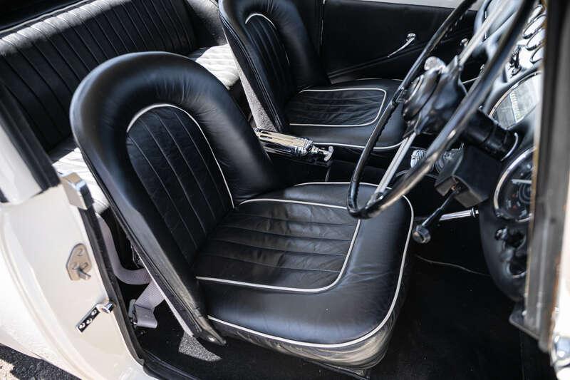 1963 Daimler SP250
