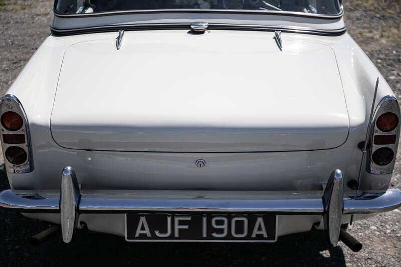 1963 Daimler SP250