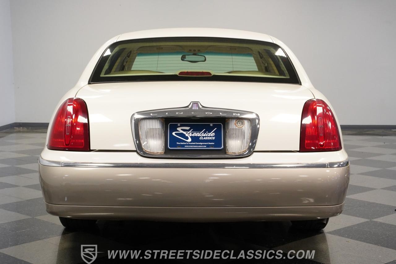 2000 Lincoln Town Car Signature Series