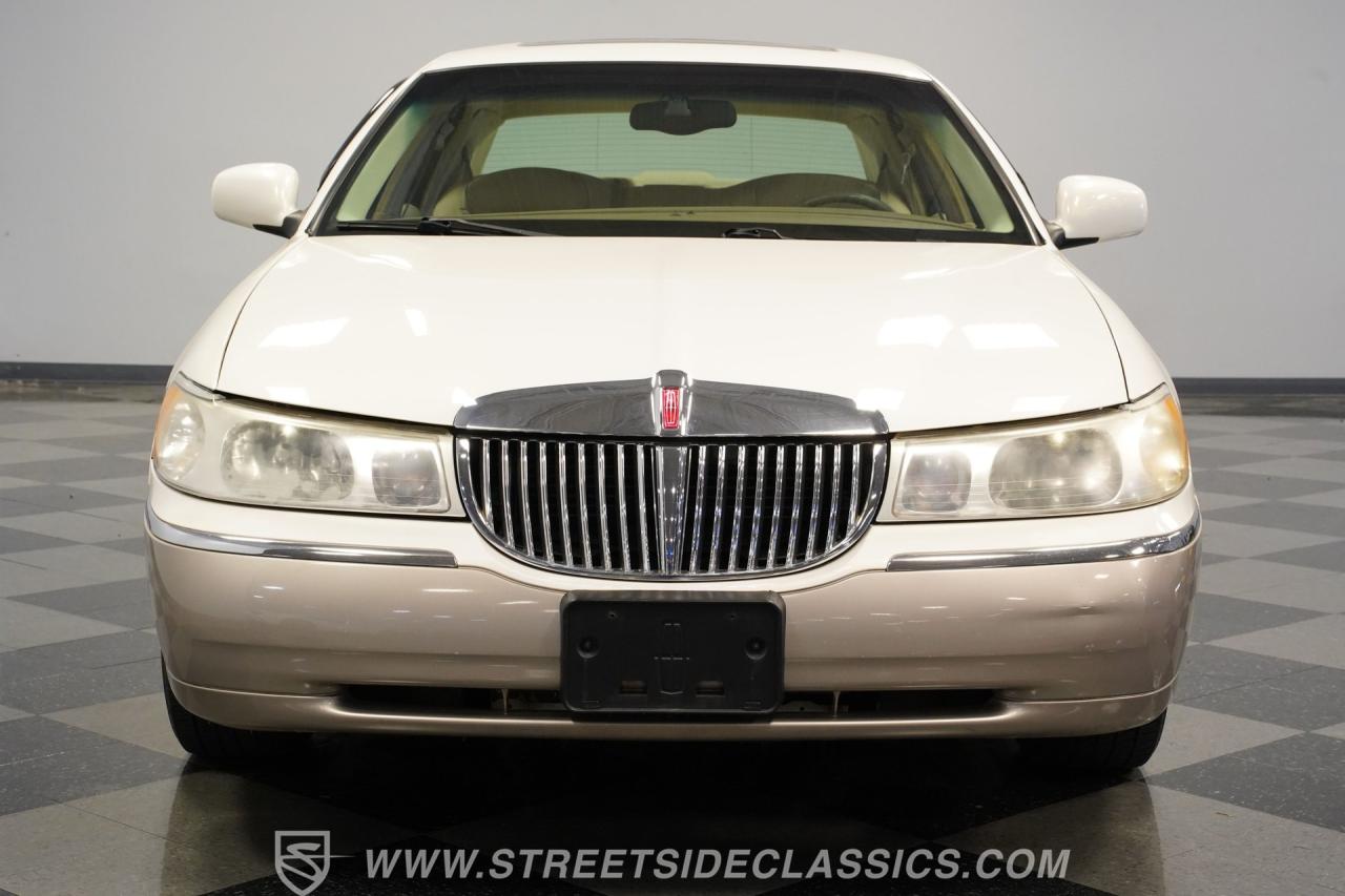 2000 Lincoln Town Car Signature Series