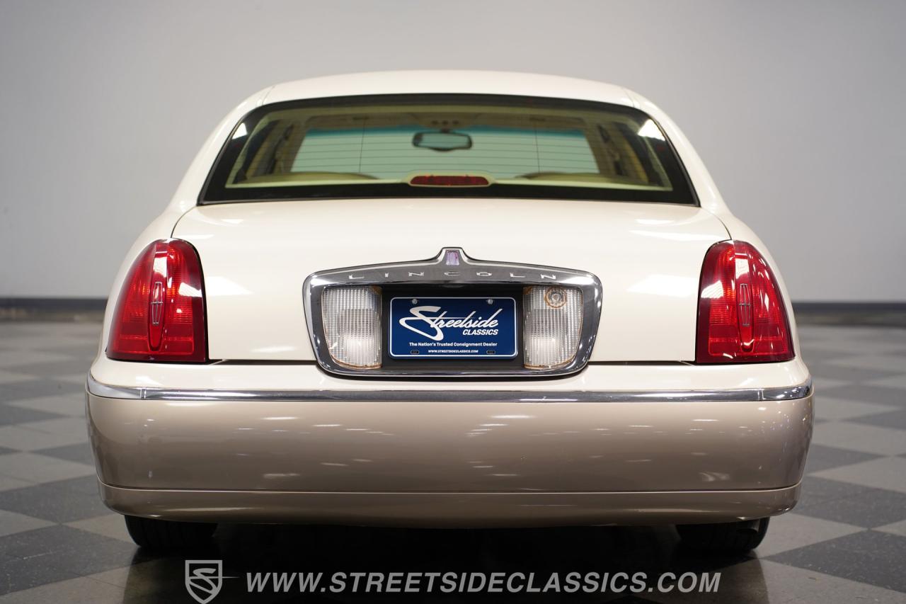 2000 Lincoln Town Car Signature Series
