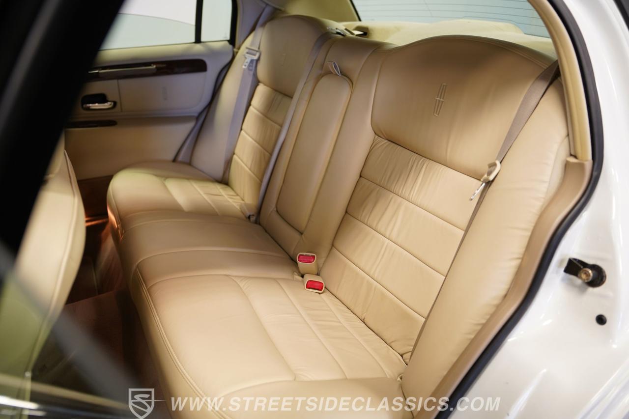 2000 Lincoln Town Car Signature Series