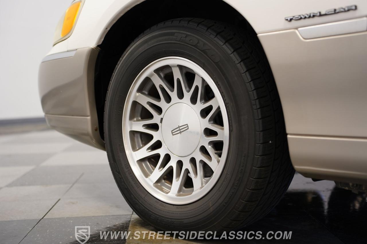 2000 Lincoln Town Car Signature Series