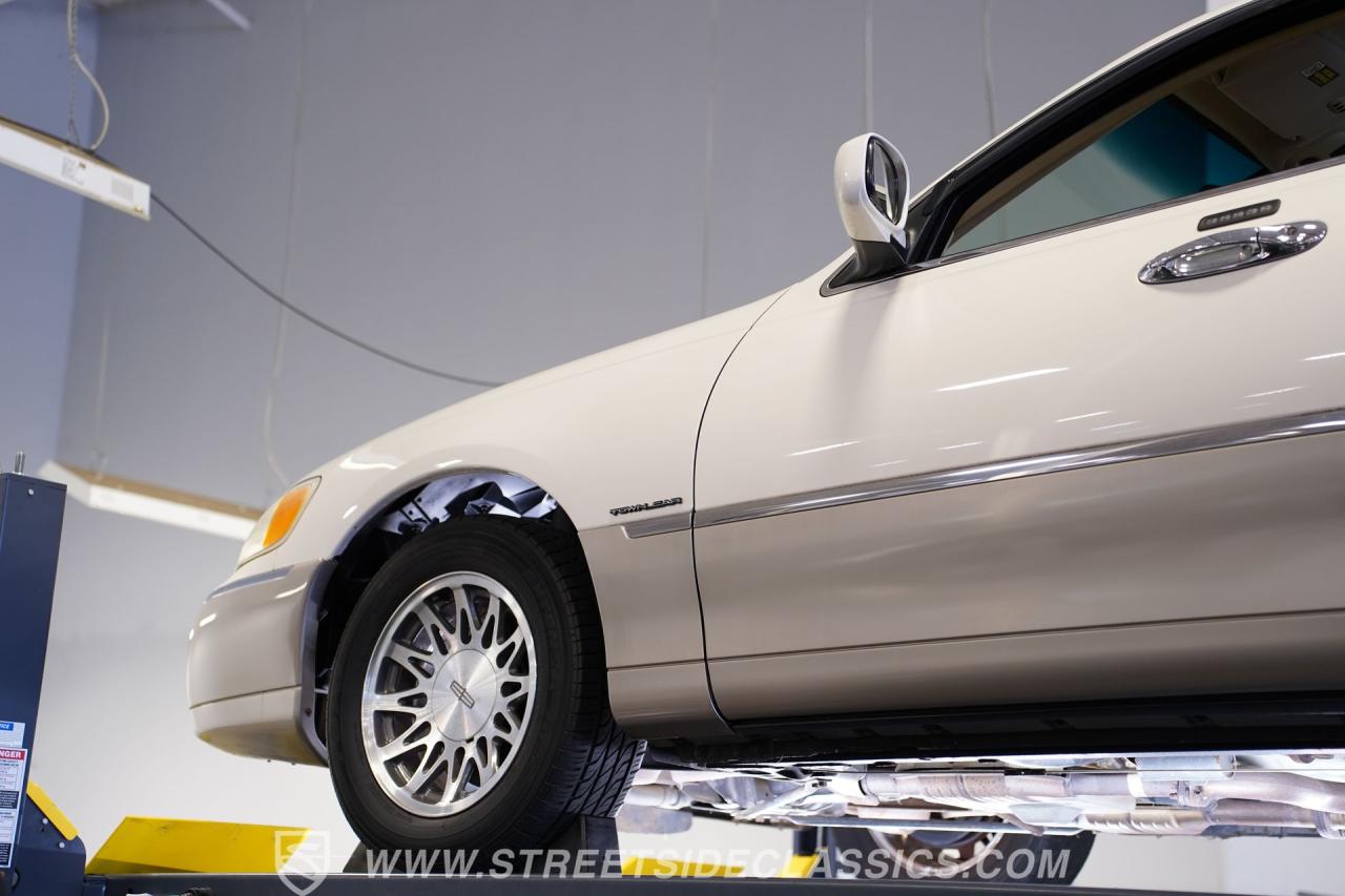 2000 Lincoln Town Car Signature Series