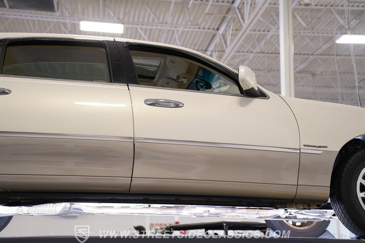 2000 Lincoln Town Car Signature Series