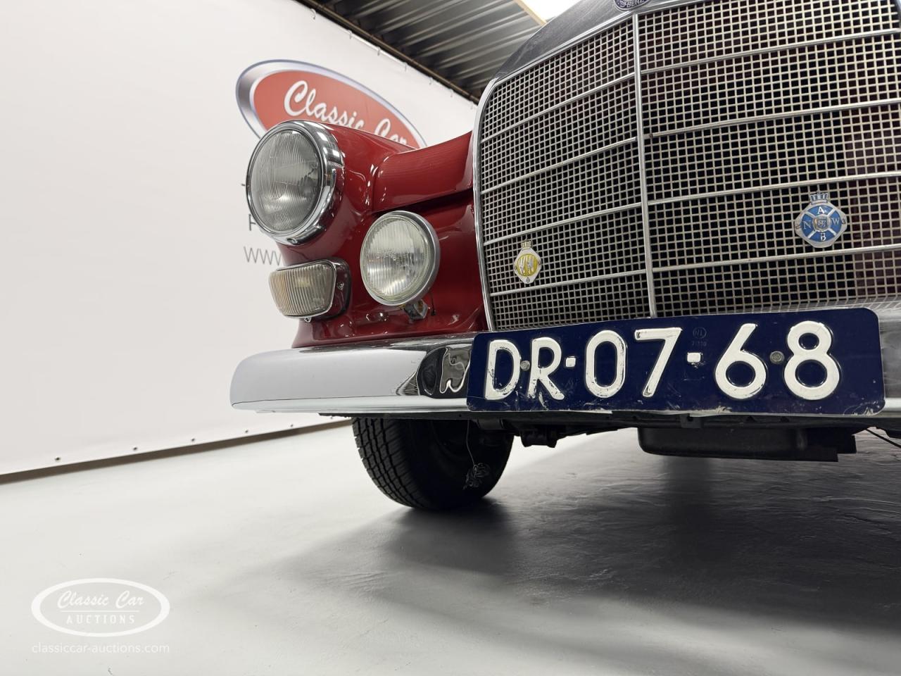 1967 Mercedes - Benz 200
