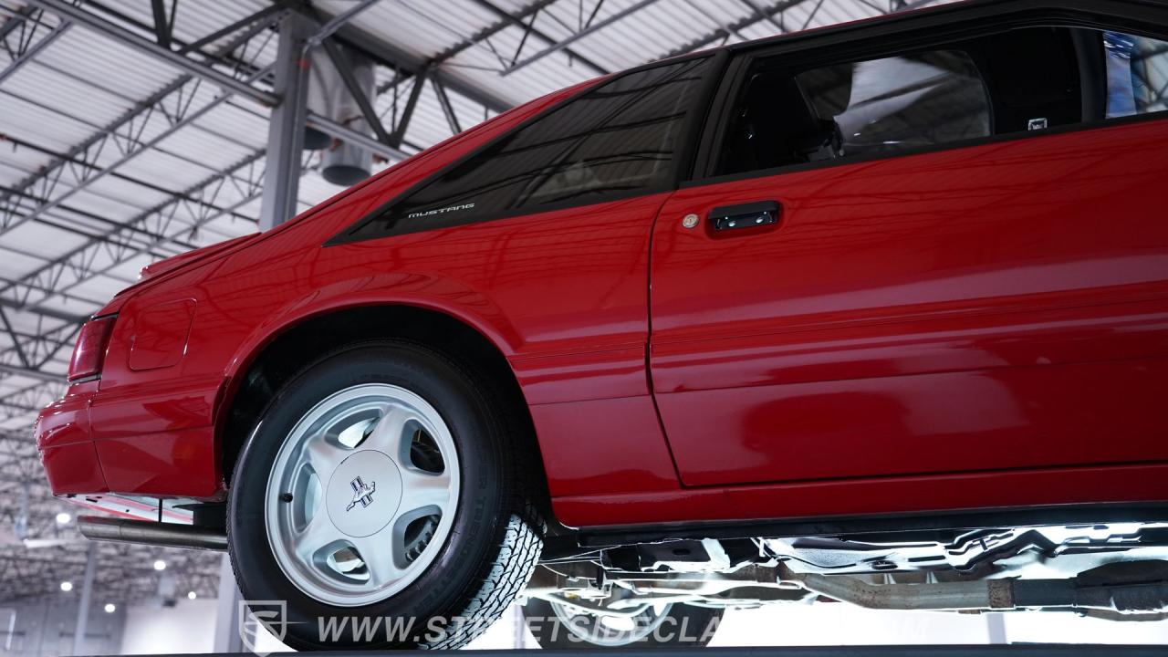 1993 Ford MUSTANG LX