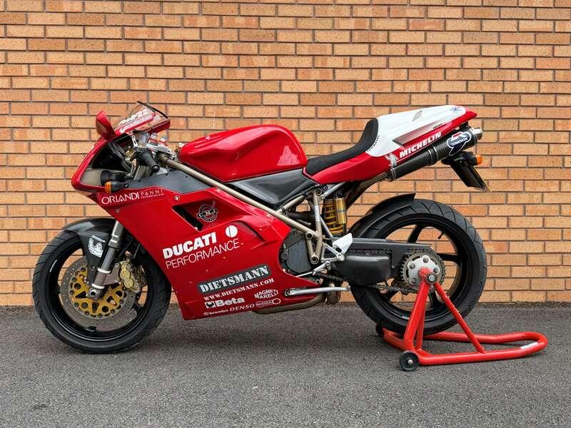 2000 Ducati 916 CARL FOGARTY REPLICA
