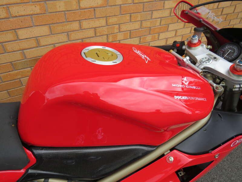2000 Ducati 916 CARL FOGARTY REPLICA