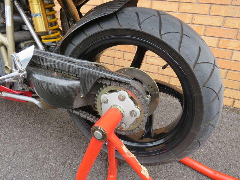 2000 Ducati 916 CARL FOGARTY REPLICA