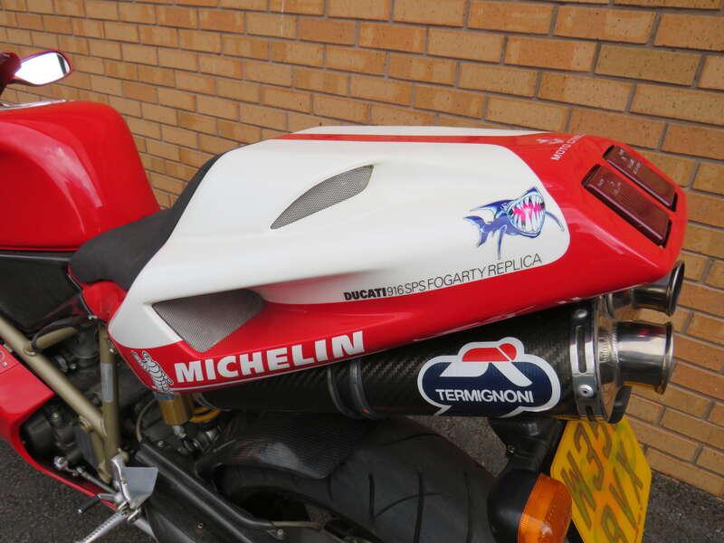 2000 Ducati 916 CARL FOGARTY REPLICA