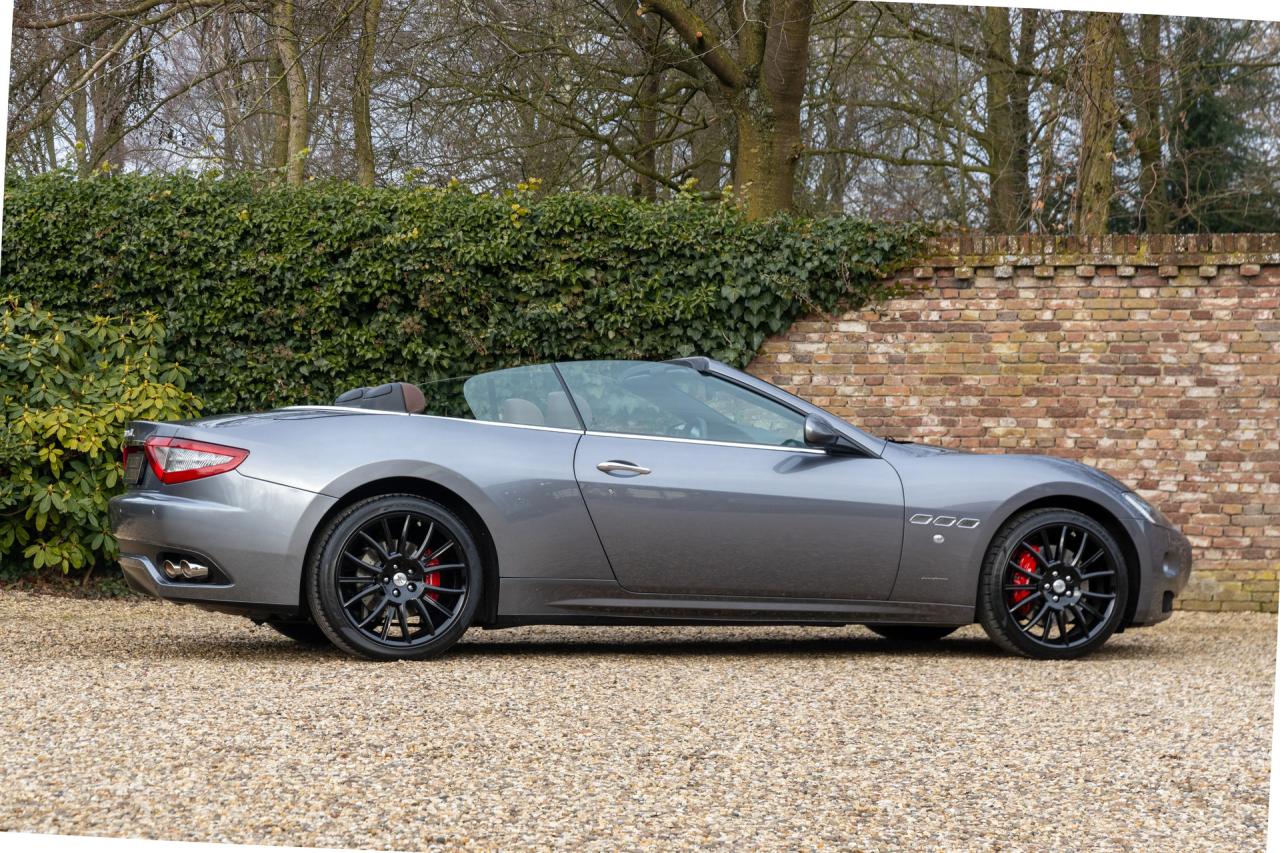 2015 Maserati GranCabrio 4.7 &ldquo;Comfort Package&rdquo; Only 28.000 KM