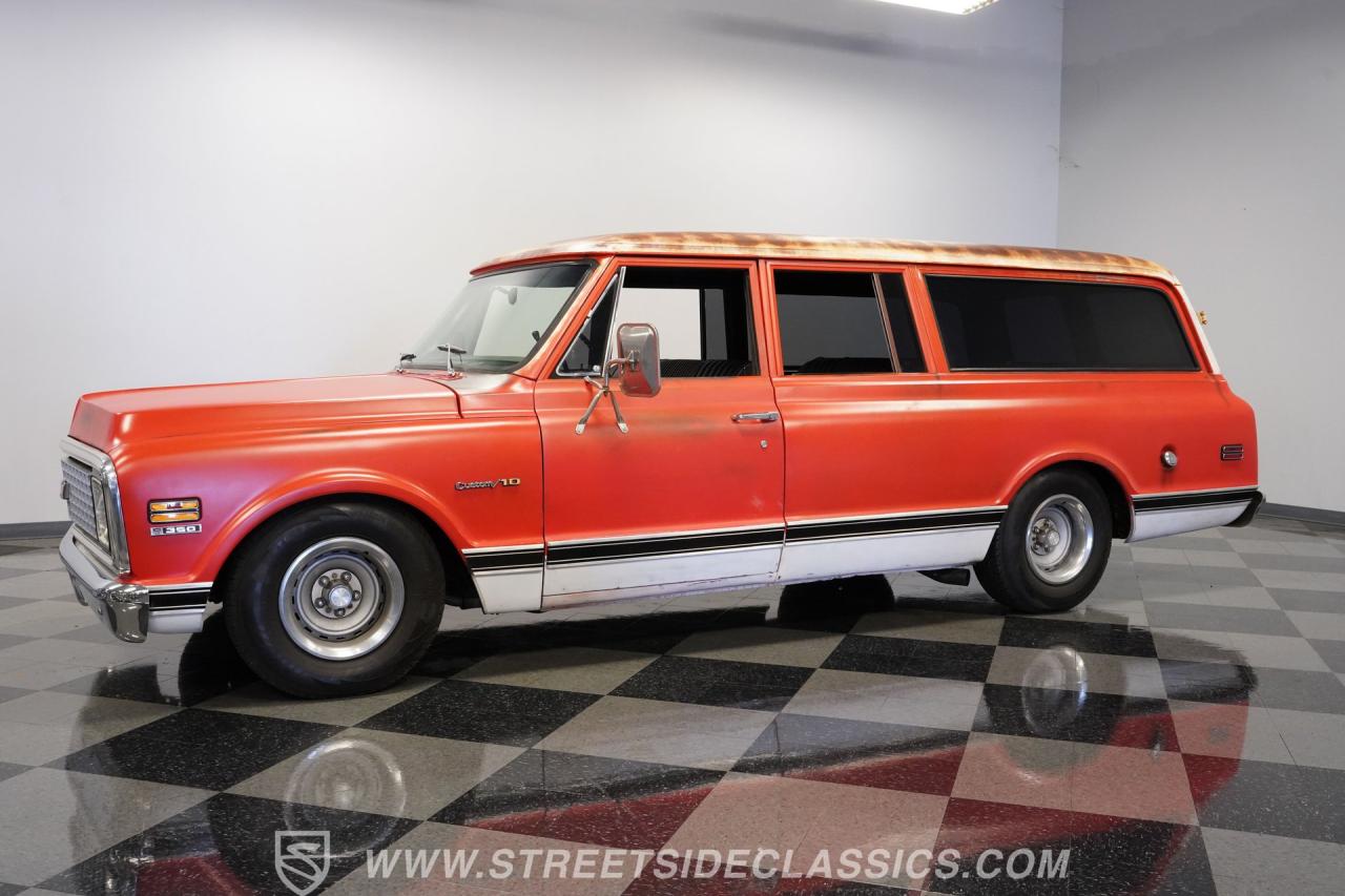 1972 Chevrolet Suburban Patina Restomod