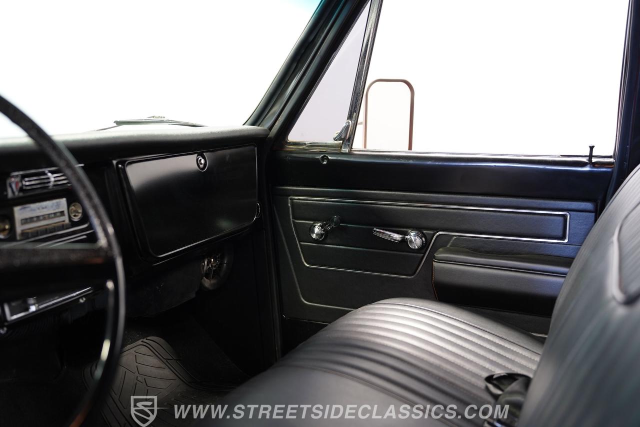 1972 Chevrolet Suburban Patina Restomod