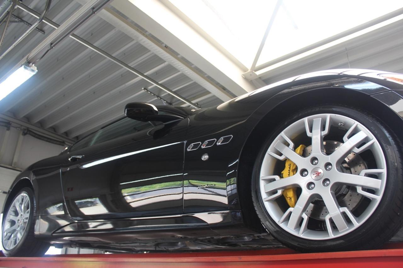 2008 Maserati GranTurismo S &ldquo;with the Ferrari-red valve covers&rdquo;