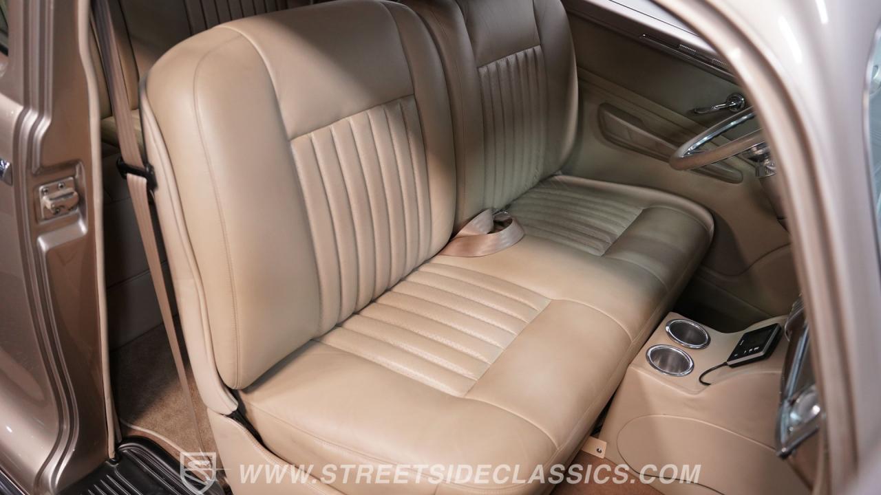 1948 Plymouth Deluxe